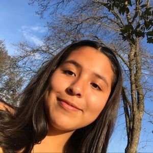Meet your Posher, Dayana